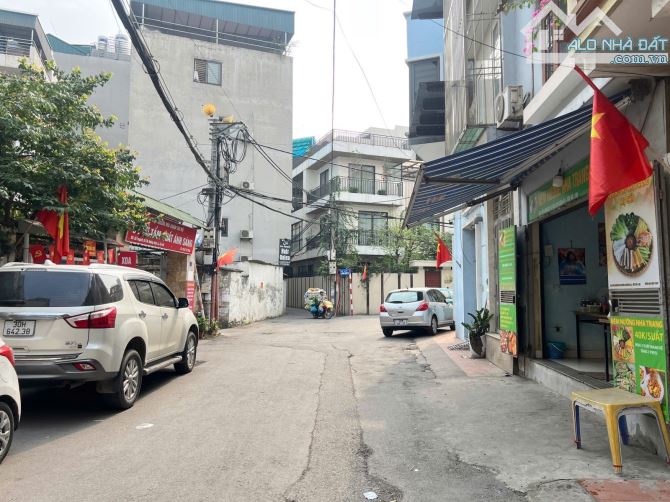 Bán Đất Xuân La 55m-oto gần- ở hay xây chung cư 7 tầng thang máy thì tuyệt vời