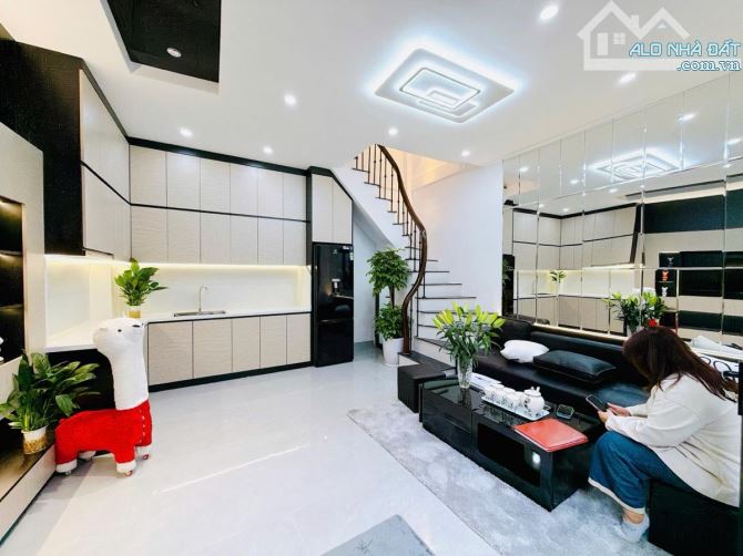 Bán nhà đẹp Minh Khai , Hai Bà Trưng. 28m 4 tầng , MT 4,8m , Vuông đẹp , giá 6 tỷ