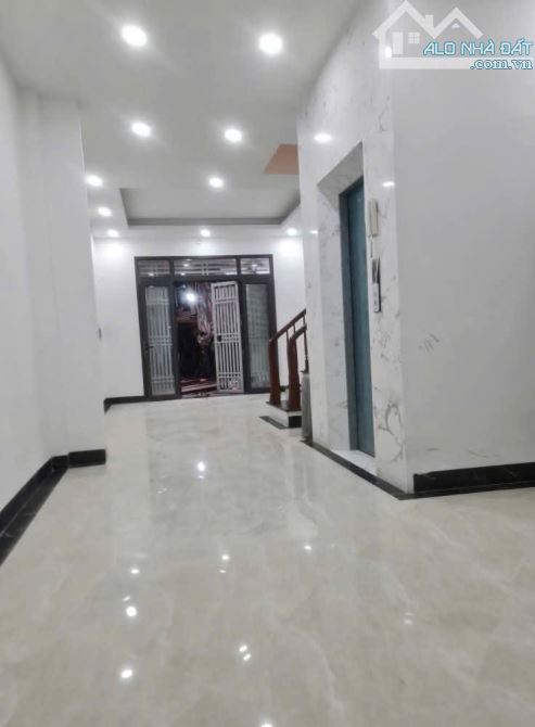 CHỈ 220 TRIỆU/1M CẢ TOÀ NHÀ 5 TẦNG CÓ THANG MÁY MỚI TINH TẠI HAI BÀ TRƯNG, HÀ NỘI.