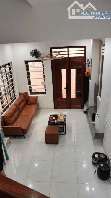 Bán nhà riêng phố Linh Quang, 30m2, 4 tầng, lô góc 2 thoáng, 5,9 tỷ