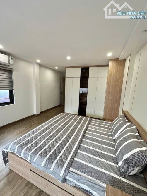 NHÀ KIM MÃ - BA ĐÌNH - 40 M - 6 TẦNG - MẶT TIỀN 4 M - GIÁ 16.5 TỶ NHÀ MẶT NGÕ THÔNG -