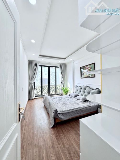 SIÊU PHẨM CHÙA BỘC - DT 58M - 7 TẦNG - MẶT TIỀN 5,5 M - 7 TẦNG - THANG MÁY FULL NỘI THẤT