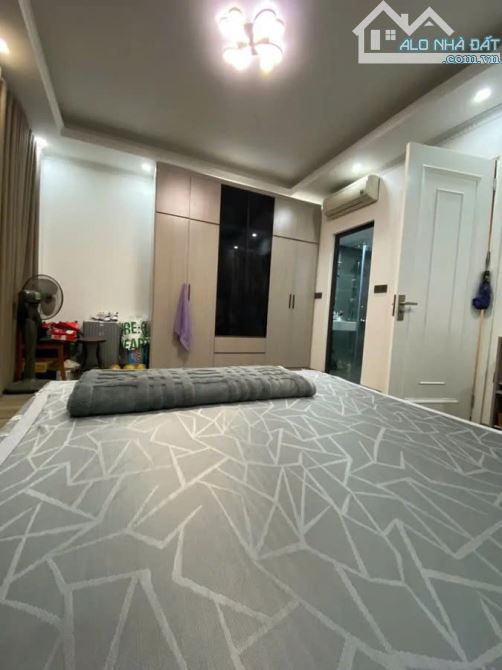 Bán Nhà đẹp về ở ngay Yên Hoà, cách oto 20m, 30m, 5 tầng, giá 9,8 tỷ