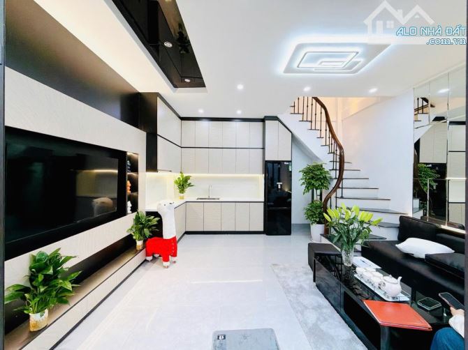 Bán nhà đẹp Minh Khai , Hai Bà Trưng. 28m 4 tầng , MT 4,8m , Vuông đẹp , giá 6 tỷ