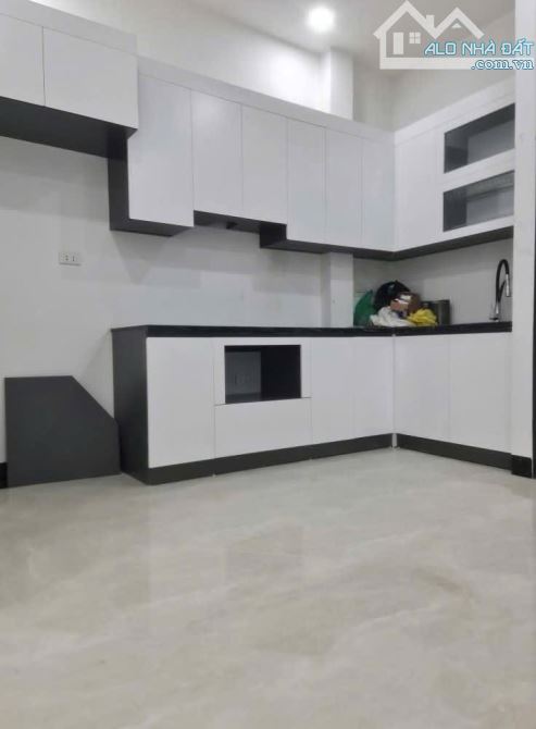 CHỈ 220 TRIỆU/1M CẢ TOÀ NHÀ 5 TẦNG CÓ THANG MÁY MỚI TINH TẠI HAI BÀ TRƯNG, HÀ NỘI.