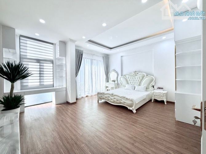 SIÊU PHẨM CHÙA BỘC - DT 58M - 7 TẦNG - MẶT TIỀN 5,5 M - 7 TẦNG - THANG MÁY FULL NỘI THẤT