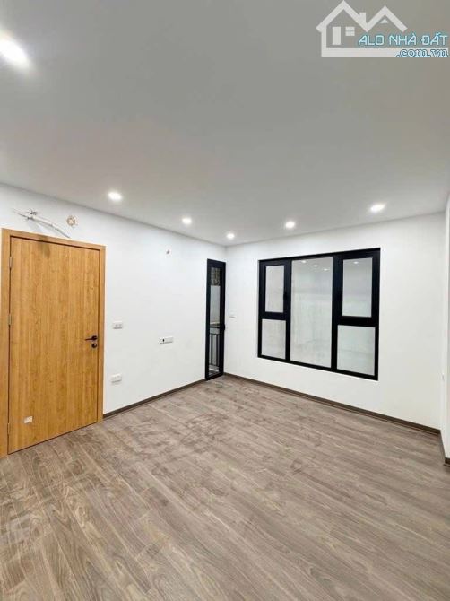 Ngay KĐT CiPuTra - Bán Nhà Phú Thượng -Tây Hồ -QuyHoạch Ổn Định-Thang Máy-38Mx6T giá 8Ty