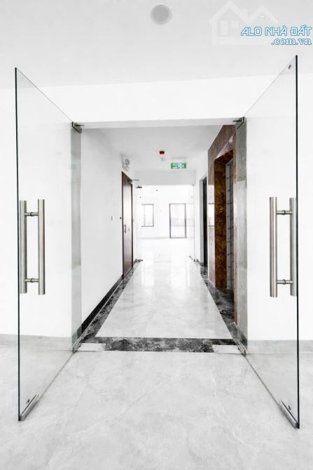 MẶT PHỐ LA THÀNH 9 TẦNG XÂY MỚI 2 MẶT TIỀN TRƯỚC SAU – VỊ TRÍ ĐẸP VỈA HÈ RỘNG