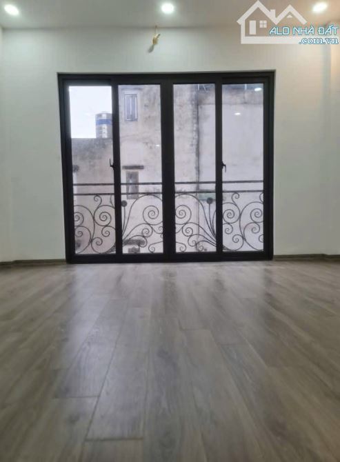 CHỈ 220 TRIỆU/1M CẢ TOÀ NHÀ 5 TẦNG CÓ THANG MÁY MỚI TINH TẠI HAI BÀ TRƯNG, HÀ NỘI.