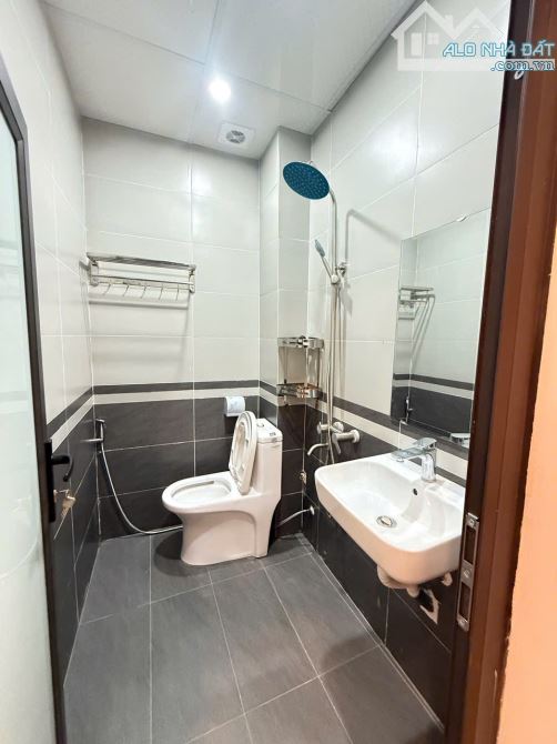 Chính chủ bán nhà Trần Khát Chân nhà 40m2 5 tầng 3 ngủ nói không với Quy Hoạch