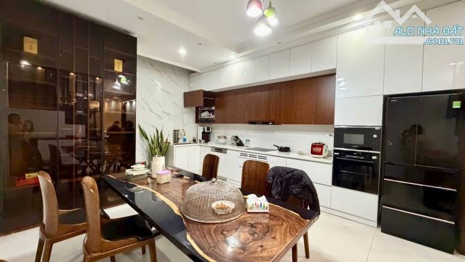 Giáp Ngoại Giao Đoàn - Xuân La - Tây Hồ - Thang Máy- Ô Tô - 50M2 x7Tầng Giá 14.7 Tỷ