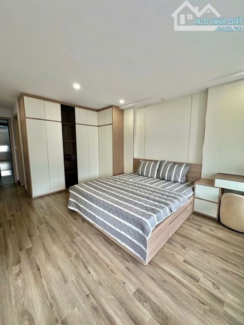 NHÀ KIM MÃ - BA ĐÌNH - 40 M - 6 TẦNG - MẶT TIỀN 4 M - GIÁ 16.5 TỶ NHÀ MẶT NGÕ THÔNG -