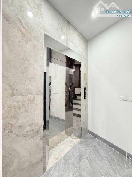 Ngay KĐT CiPuTra - Bán Nhà Phú Thượng -Tây Hồ -QuyHoạch Ổn Định-Thang Máy-38Mx6T giá 8Ty