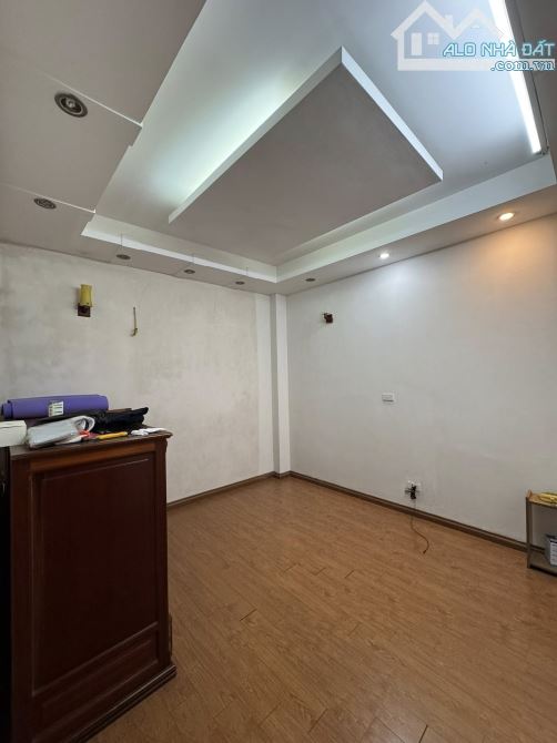 TT Đống Đa - 48m2 lô góc - MT 5.6m - 5 tầng dân xây - ôtô đỗ cửa - 20m ra phố - nhô 15 tỷ