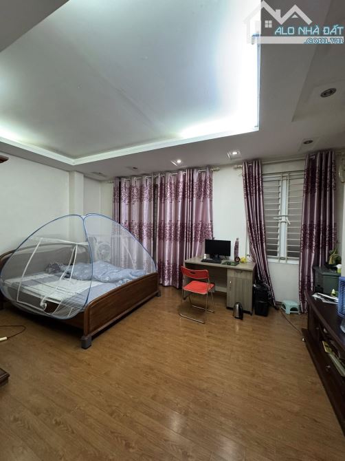 TT Đống Đa - 48m2 lô góc - MT 5.6m - 5 tầng dân xây - ôtô đỗ cửa - 20m ra phố - nhô 15 tỷ