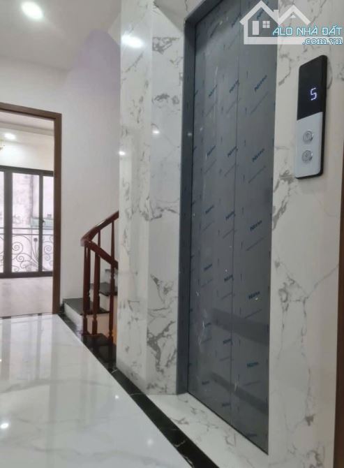 CHỈ 220 TRIỆU/1M CẢ TOÀ NHÀ 5 TẦNG CÓ THANG MÁY MỚI TINH TẠI HAI BÀ TRƯNG, HÀ NỘI.