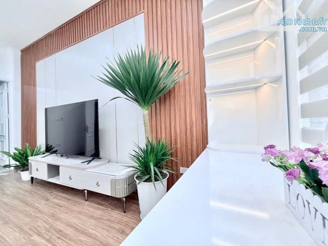 NHÀ CHÙA BỘC - ĐỐNG ĐA - 58M - 7 TẦNG - MẶT TIỀN 5,5 M - 18,9 TỶ