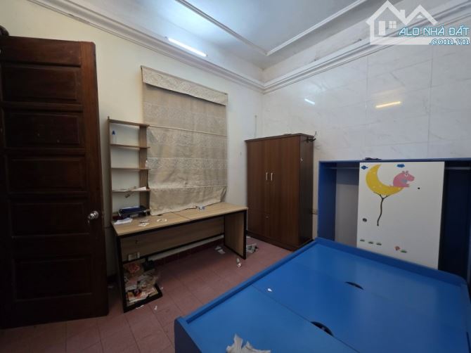 Cần bán nhà quận Thanh Xuân, 108mx4, GARA Ô TÔ, Ô TÔ VÒNG QUANH, KD, LÔ GÓC, CHỈ 29 TỶ