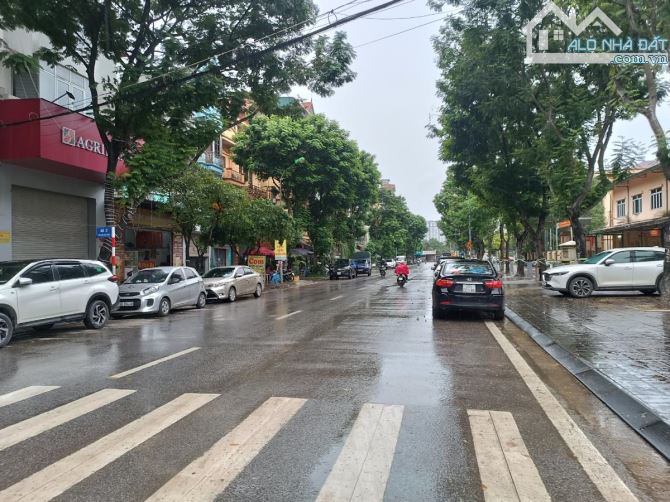 Phân lô Tam Trinh, X2B, Hoàng Mai, 85m2 x 7 tầng Thang máy, Lô góc Vỉa hè , Giá: 33.5 tỷ