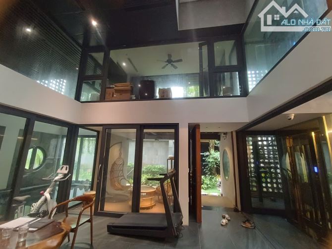 Biệt thự villa 415m² Vĩnh Hoàng – Vĩnh Hưng, có bể bơi, giá tốt cho nhà đầu tư.