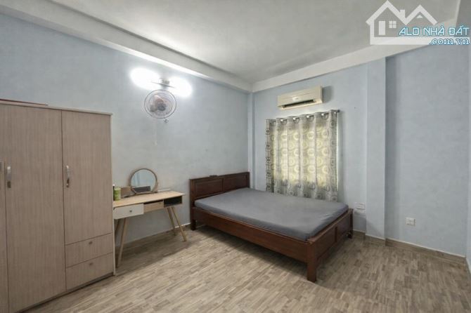 Bán Gấp Nhà 4 Tầng Diện Tích 110m2 Mặt Tiền Kinh Doanh  Hiệp Thành 35 P Hiệp Thành Q12 - 2