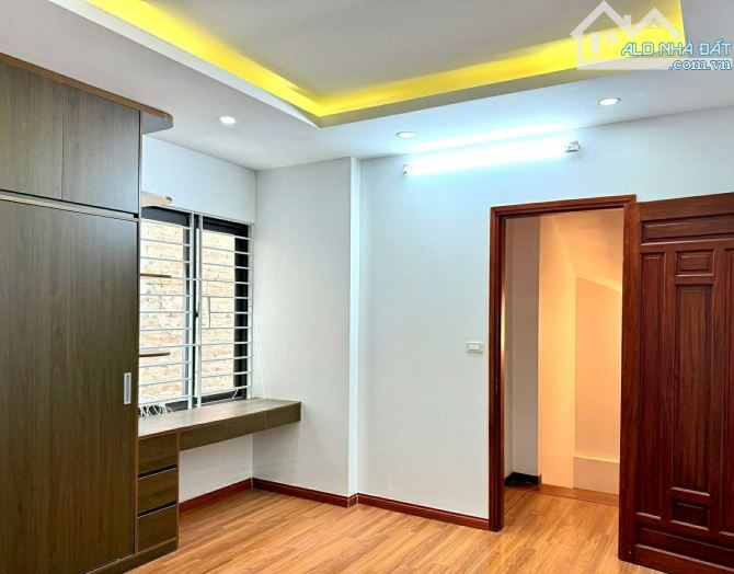 Bán nhà đẹp Pháo Đài Láng Đống Đa 32m 5T MT rộng 9,5 tỷ. - 2