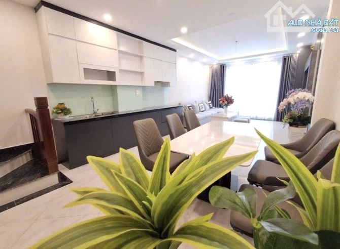 Giáp Nguyễn Đức Cảnh-dân ở lộc,ngõ ba gác đẹp-46m-9 tỷ 51