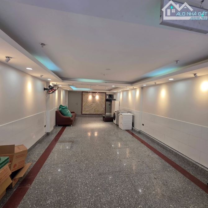 Bán nhà phố Phan Kế Bính , 10M ra phố , ô tô 7 chỗ vào nhà . Dt 63M. Giá 40,x tỷ