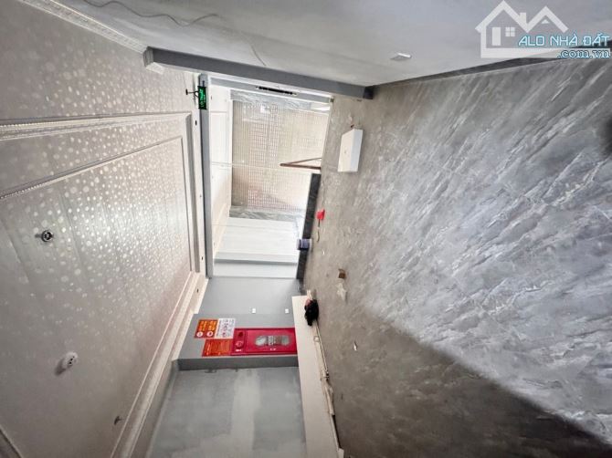 BÁN TÒA NHÀ PHỐ KHÂM THIÊN: 8 tầng thang máy - 131m2- 41 tỷ 500