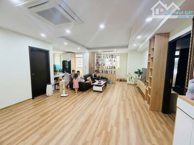 Siêu hiếm bán căn chung cư Smile building Nguyễn Cảnh Dị, 86m2 gồm 3 ngủ, 2 vs, giá 6.8 t.