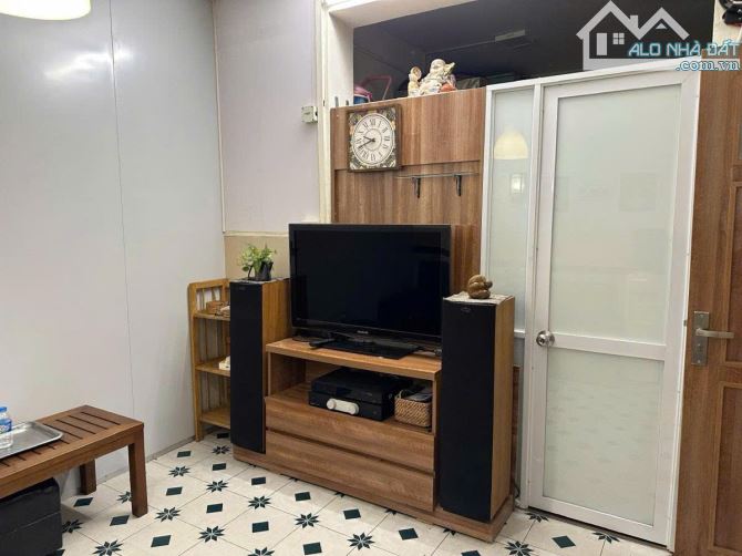 Chính chủ tập thể Kim Liên, Đống Đa, tầng 1, kd, 2 mặt tiền trước sau, 60m2 3pn