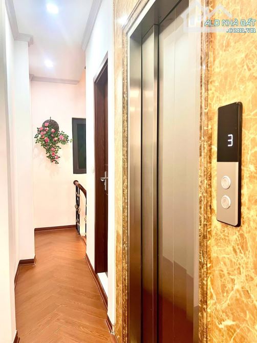 Ngay Trường Chu Văn An - HOÀNG HOA THÁM -BA ĐÌNH-THANG MÁY-Gần Phố,ÔTô-36Mx5T Giá 9 Tỷ Hơn