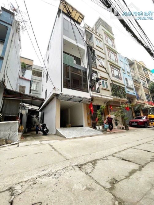 Nhà Hoàng Liệt-45m2 x5T,ngõ oto tránh,xây mới,thang máy, nhỉnh 13 tỷ