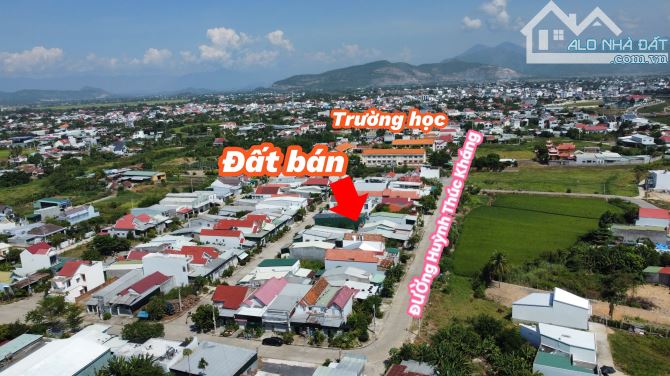 Bán đất tái định cư diên toàn gần chợ đông dinh, đường 13m cực đẹp
