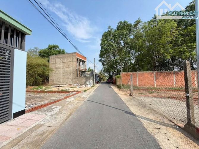 Cần bán 300m2 đất ngay trung tâm hành chính xã, cạnh bên KCN giá 780tr bao chi phí