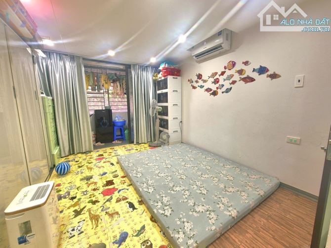 Bán Tập Thể Hoàng Quốc Việt -50M-giá chỉ 3,95 tỷ- sổ đỏ chính chủ