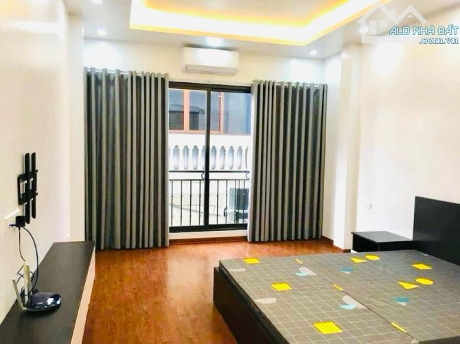 PHÂN LÔ - OTO TRÁNH - SÁT LÔ GÓC - NGHĨA ĐÔ - CẦU GIẤY DT 60M. GIÁ NHỈNH 30 TỶ