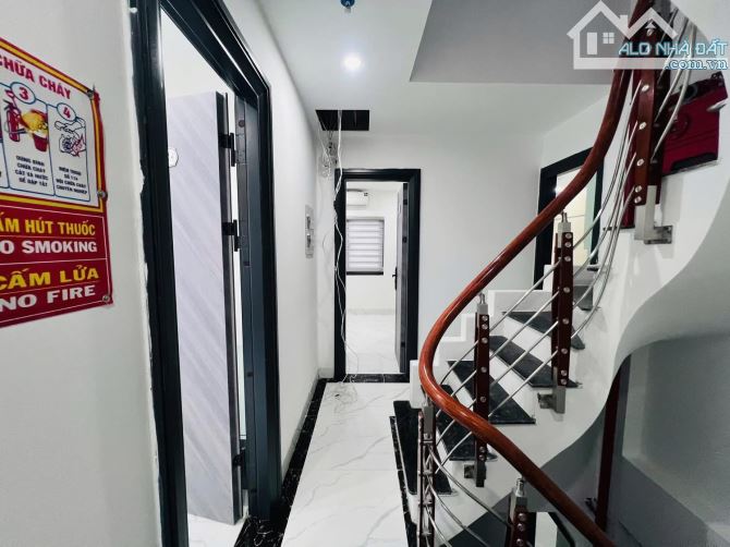 Ngộp bank, chủ giảm chào 1.5 tỉ CHDV ĐỐNG ĐA 85m 7 tầng 21p khép kín giá 16.8 tỉ