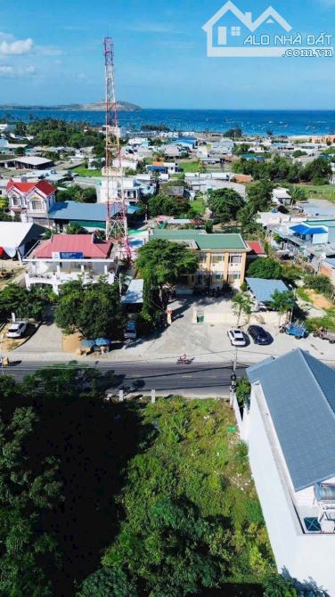 Bán đất mặt tiền Hồ Xuân Hương_Mũi Né  Diện tích 1100m2 có 300 thổ cư ngay chợ Mũi Né