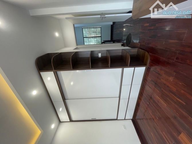 HOÀNG HOA THÁM - TÂY HỒ - 30M - 7 TẦNG - MẶT TIỀN 3,5 M - GIÁ 11,2 TỶ SỔ ĐỎ CHÍNH CHỦ