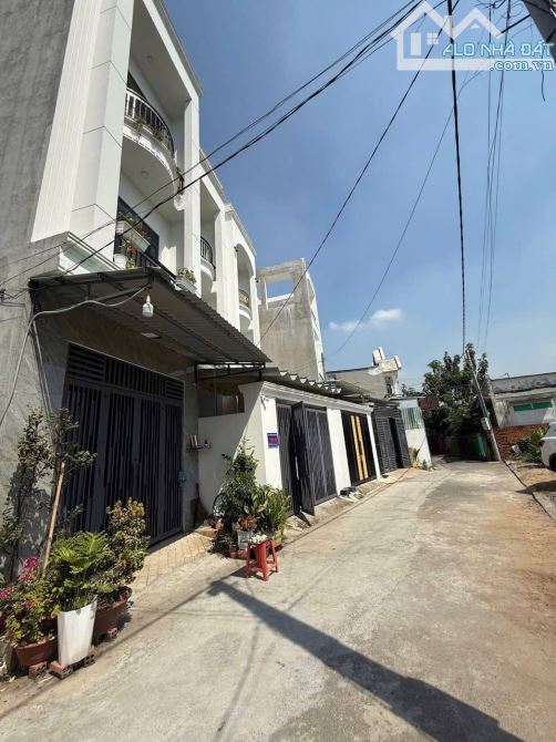 BÁN NHÀ 1 TRỆT 1 LẦU 1 TUM – TRUNG TÂM P. BỬU HÒA – TP. BIÊN HÒA – GIÁ TỐT - 1