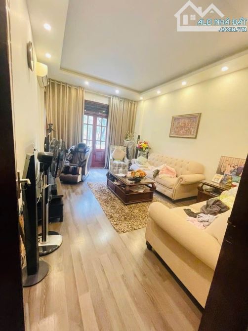 SIÊU PHẨM PHÂN LÔ CẦU GIẤY – Ô TÔ TRÁNH – NGÕ THÔNG – VIEW VƯỜN CHƠI