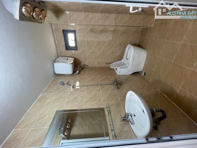 HOÀNG HOA THÁM - TÂY HỒ - 30M - 7 TẦNG - MẶT TIỀN 3,5 M - GIÁ 11,2 TỶ SỔ ĐỎ CHÍNH CHỦ