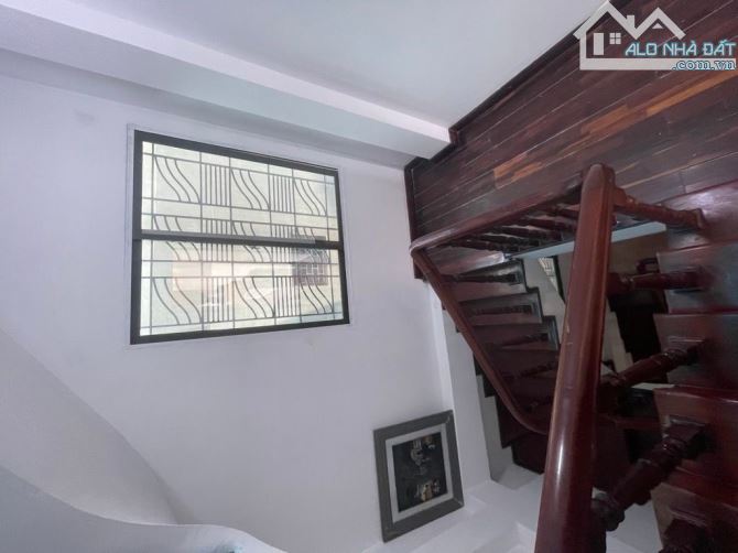 HOÀNG HOA THÁM - TÂY HỒ - 30M - 7 TẦNG - MẶT TIỀN 3,5 M - GIÁ 11,2 TỶ SỔ ĐỎ CHÍNH CHỦ