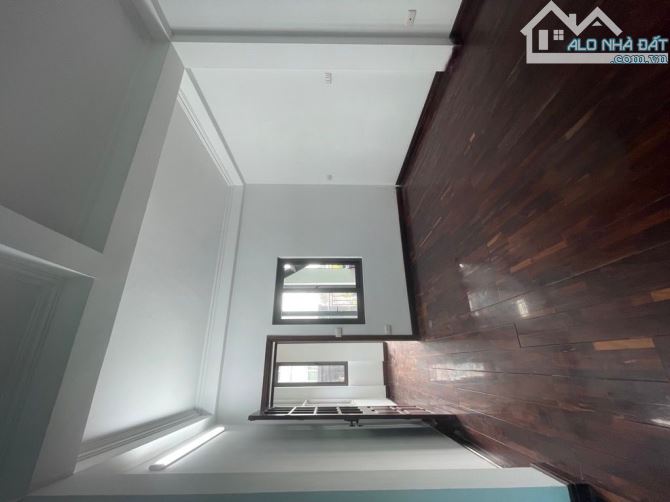 HOÀNG HOA THÁM - TÂY HỒ - 30M - 7 TẦNG - MẶT TIỀN 3,5 M - GIÁ 11,2 TỶ SỔ ĐỎ CHÍNH CHỦ