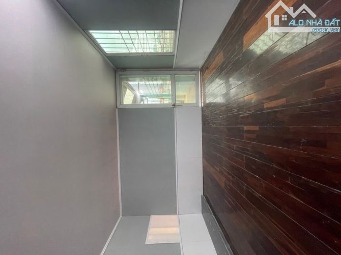 HOÀNG HOA THÁM - TÂY HỒ - 30M - 7 TẦNG - MẶT TIỀN 3,5 M - GIÁ 11,2 TỶ SỔ ĐỎ CHÍNH CHỦ