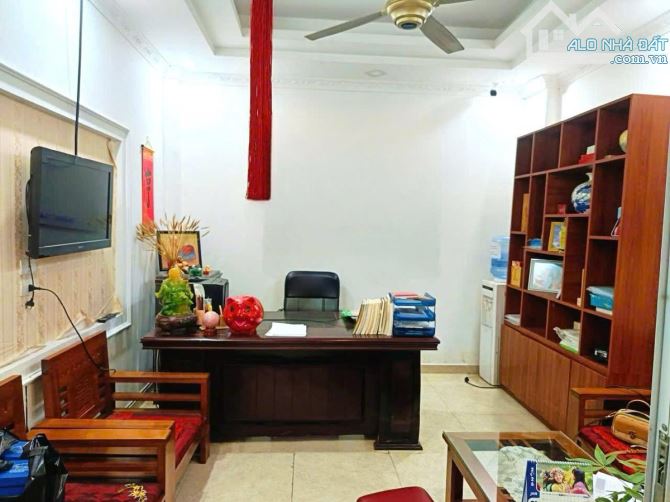 BÁN NHÀ PHỐ CẦU GIẤY PHÂN LÔ OTO DT50m2*6TẦNG THANG MÁY CHỜ. CHỈ 15 TỶ