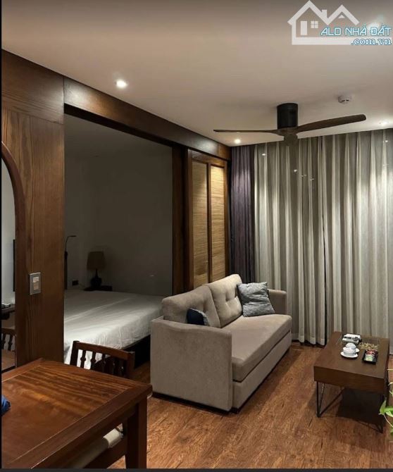 TÒA APARTMENT QUẢNG KHÁNH, LÔ GÓC MẶT TIỀN 8M – VIEW HỒ TÂY. DT173M, GIÁ 280 TỶ