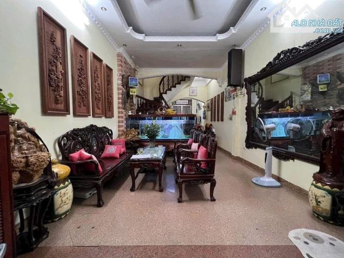 BÁN NHÀ CẦU GIẤY 65m2 × 5T. LÔ GÓC - 3 Ô TÔ TRÁNH ĐỖ + VỈA HÈ RỘNG ĐỖ Ô TÔ