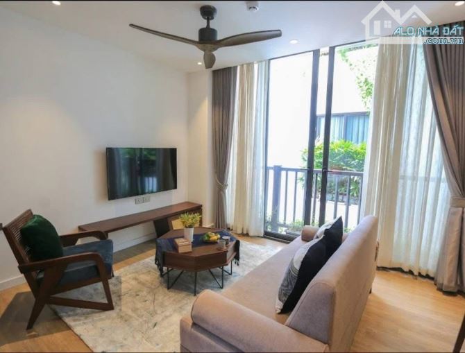 TÒA APARTMENT QUẢNG KHÁNH, LÔ GÓC MẶT TIỀN 8M – VIEW HỒ TÂY. DT173M, GIÁ 280 TỶ